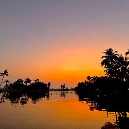 Готель Oceana Hills Residency Alappuzha Екстер'єр фото