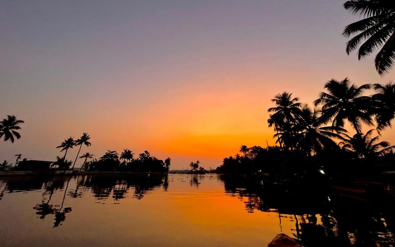 Готель Oceana Hills Residency Alappuzha Екстер'єр фото